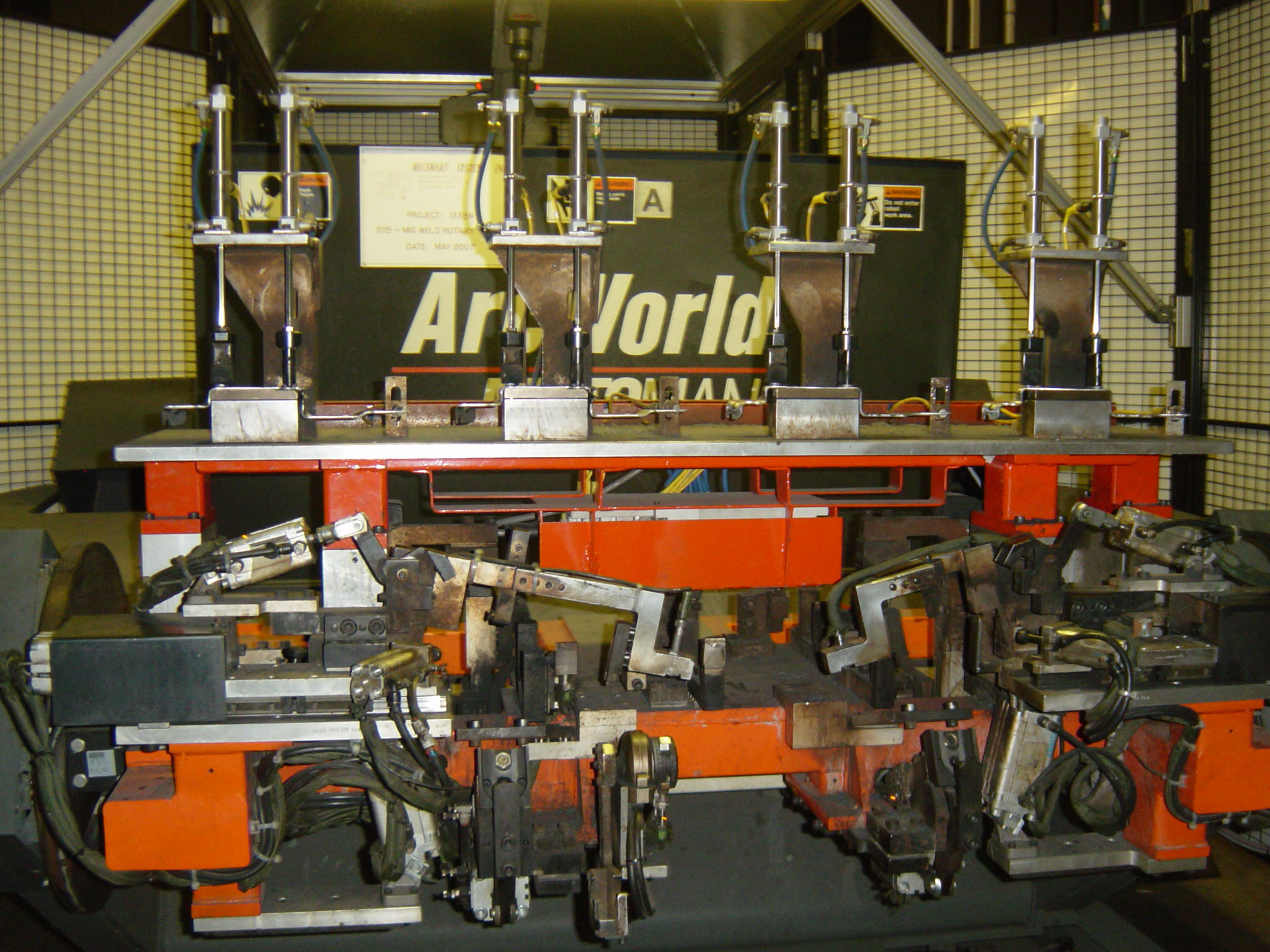 Automatic welding fixture